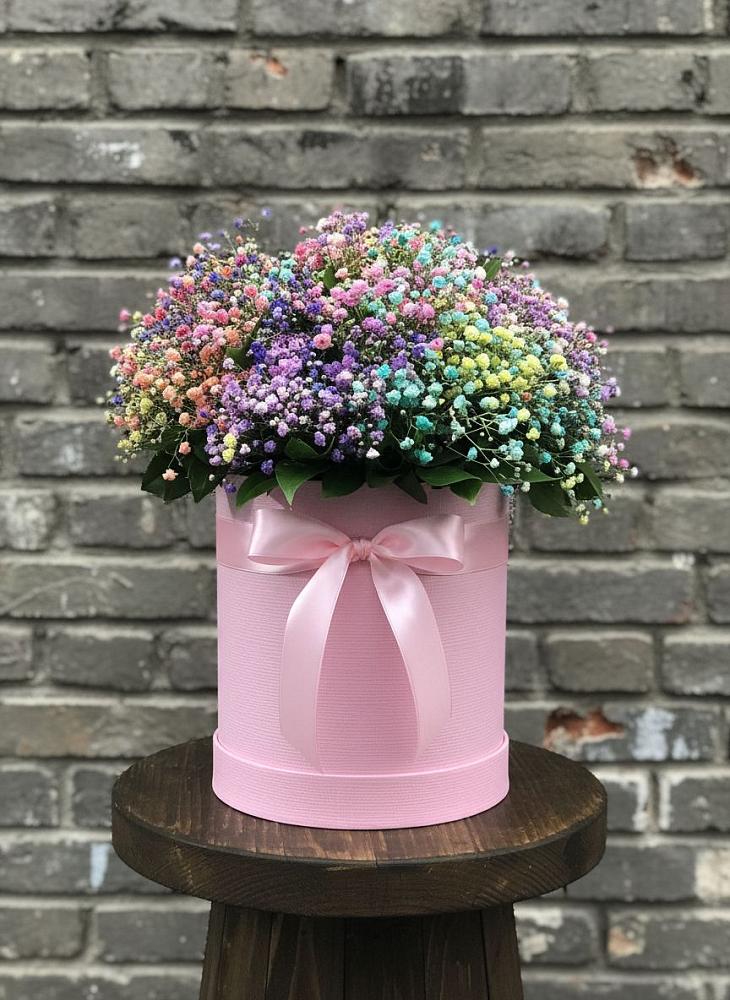 Цветочная композиция из Гипсофила и Розы в шляпной коробке в Грачевка