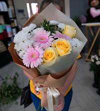 Букет цветов из:  Герберы, Розы и Хризантемы в Грачевка