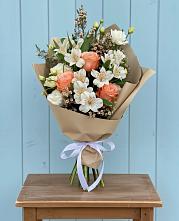 Букет цветов из:  Альстромерии, Лизиантусы, Розы и Хризантемы #REPLACE_PRED# Грачевка