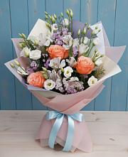 Букет цветов из:  Лизиантусы, Розы, Альстромерии и Гипсофила в Грачевка