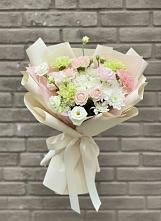 Букет цветов из:  Гвоздики, Розы, Лизиантусы и Хризантемы в Грачевка