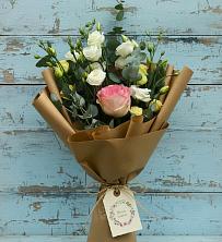 Букет цветов из:  Розы и Лизиантусы в Грачевка