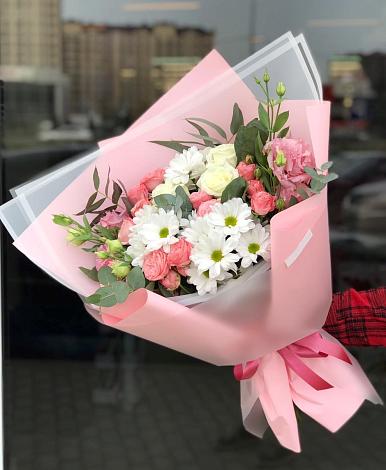Букет цветов из: Розы, Лизиантусы и Хризантемы в Грачевка
